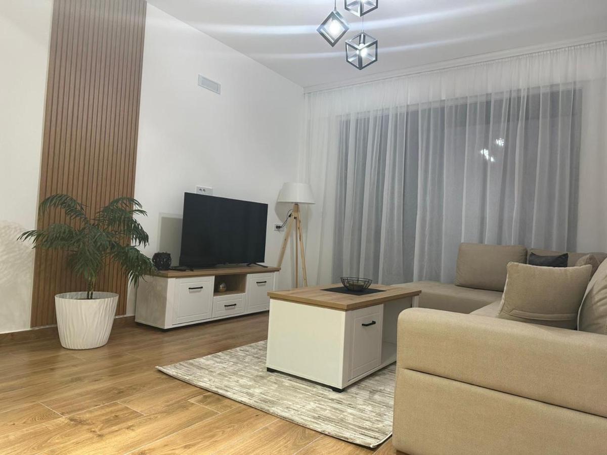 Nejra Apartment Ulcinj Exterior photo
